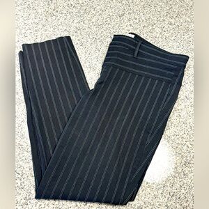 GAP Skinny Ankle Black and White Pinstripe Slacks / Pants Women’s Size 8